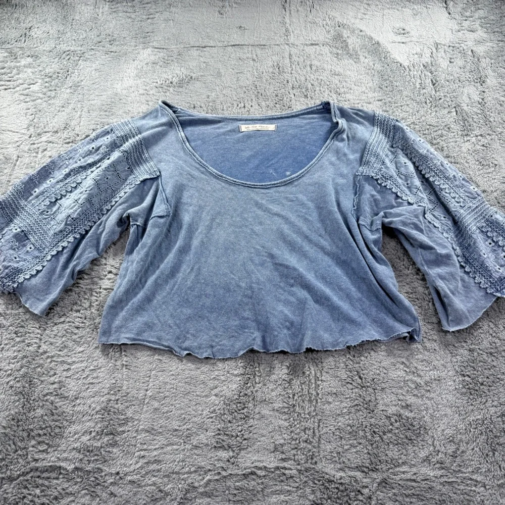 We The Free People Blue Eyelet Lace Sleeve Cotton Knit Cropped Top Small